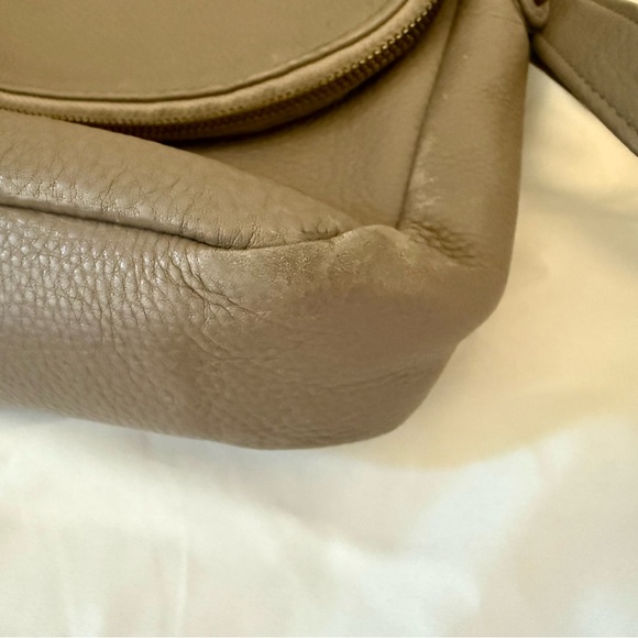 HOBO Fern Messenger Crossbody Leather Bag in Graphite - Picture 5 of 7